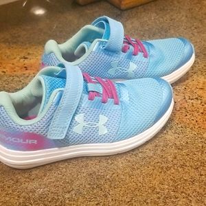 Girls shoes